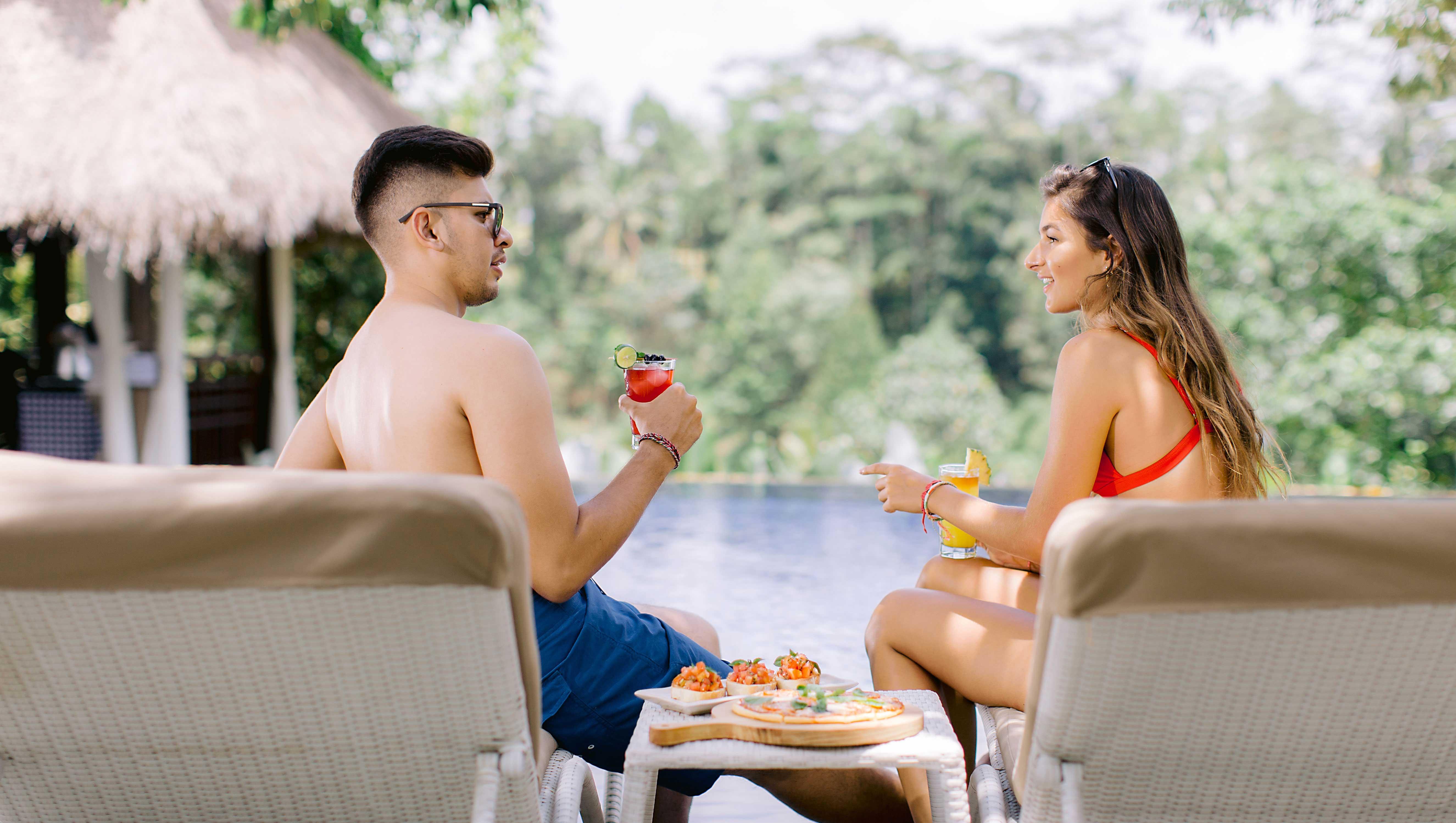 เตชาปรานา รีสอร์ต แอนด์ สปา Hotel อูบุด ภายนอก รูปภาพ A couple at a resort in Bali, Indonesia