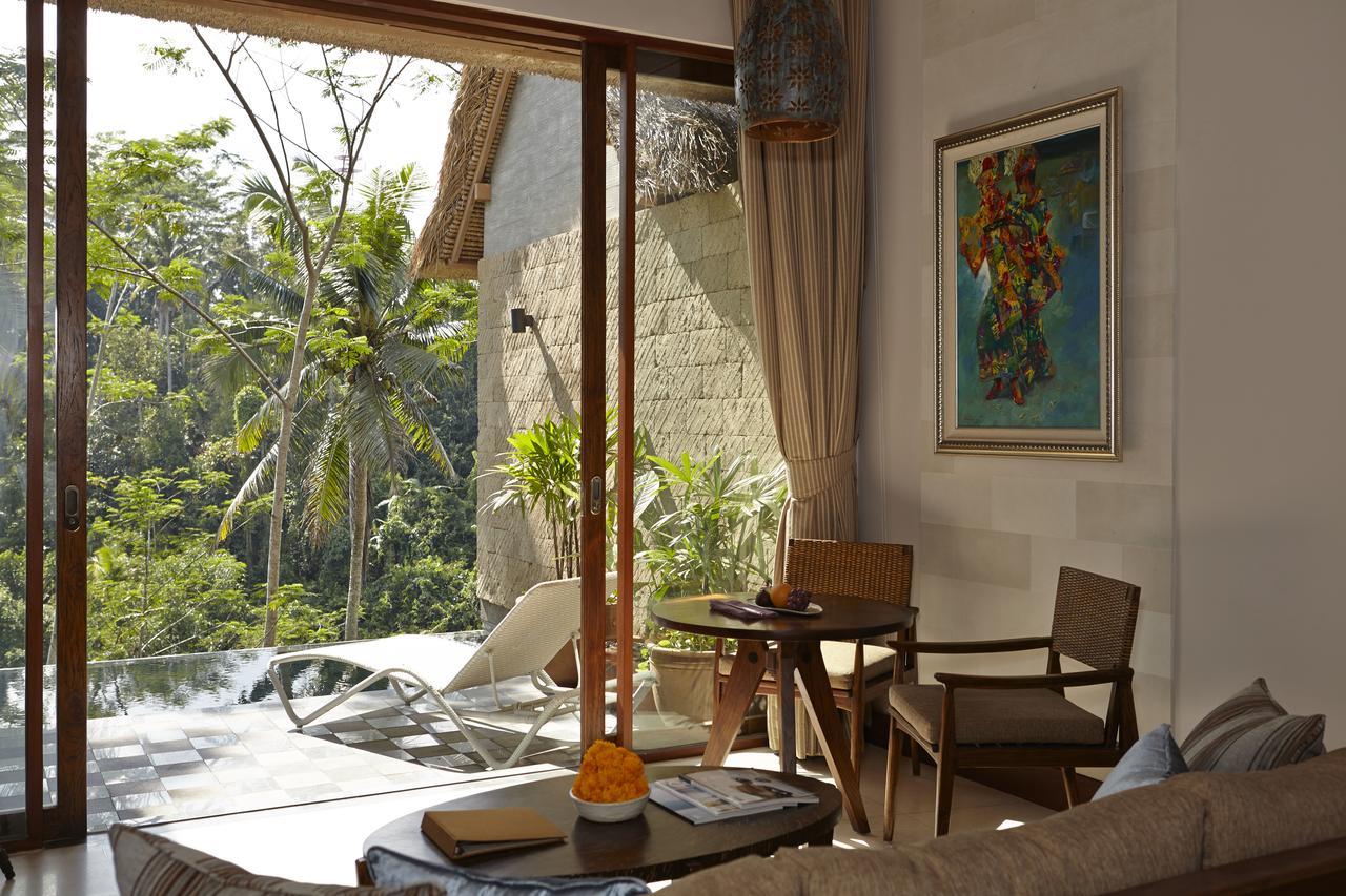 เตชาปรานา รีสอร์ต แอนด์ สปา Hotel อูบุด ภายนอก รูปภาพ Interior of a villa at the resort